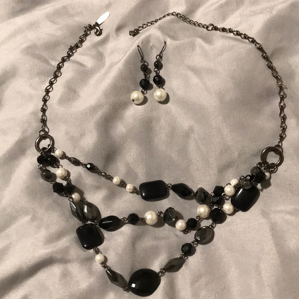 Necklace and earrings set